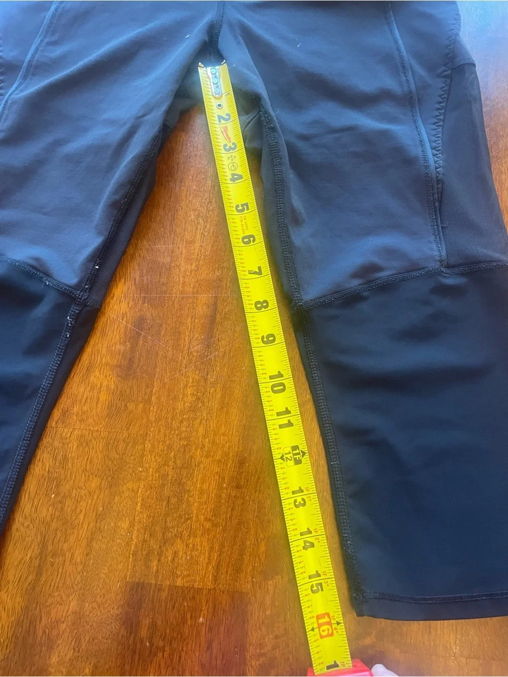Lululemon Pace Rival Crop Leggings Black Size 6 Mesh Pockets *Paint Stains